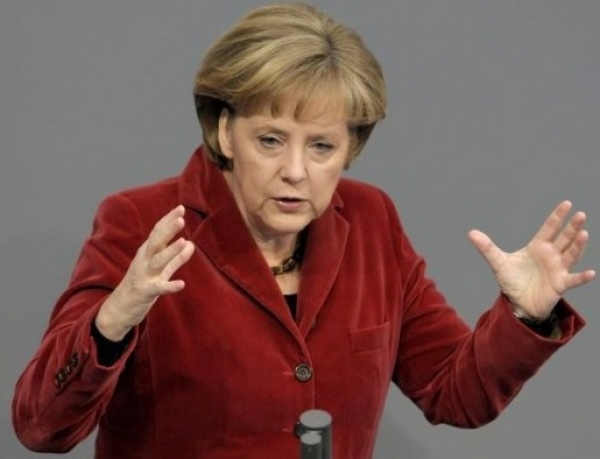 Немецкий бизнес требуют от Меркель смягчить позицию в отношении России