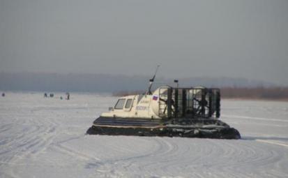 Рыбаки, дрейфовавшие на льдине в Куршском залива, спасены.