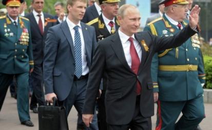 США и НАТО выразили недовольство визитом Путина в Крым