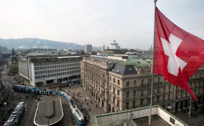 Швейцария намерена платить всем своим гражданам в месяц по 2500 евро